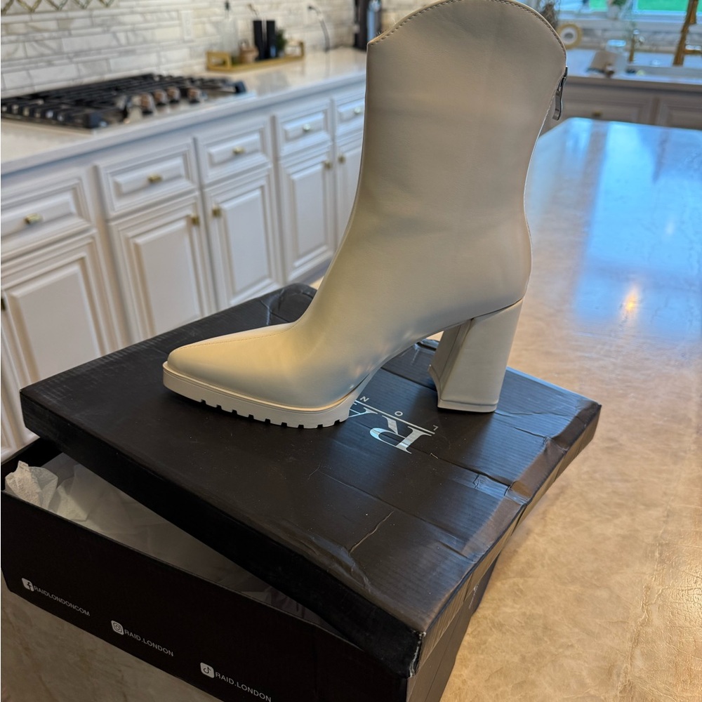 Gorgeous platform ankle boot